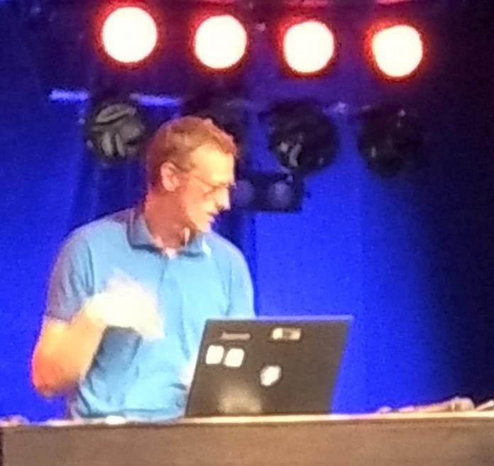 dj fRYDAY
